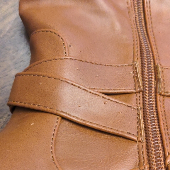 Elegant Tan Heeled Women's Boots - Picture 15 of 15